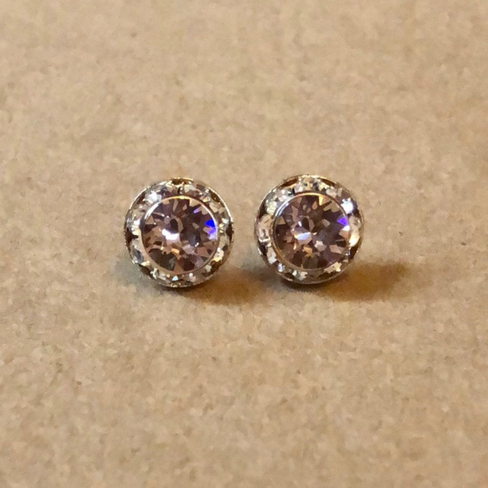 🎉LAST PAIR Host Pick⭐️ Champagne Rhinestone Studs - Picture 3 of 6